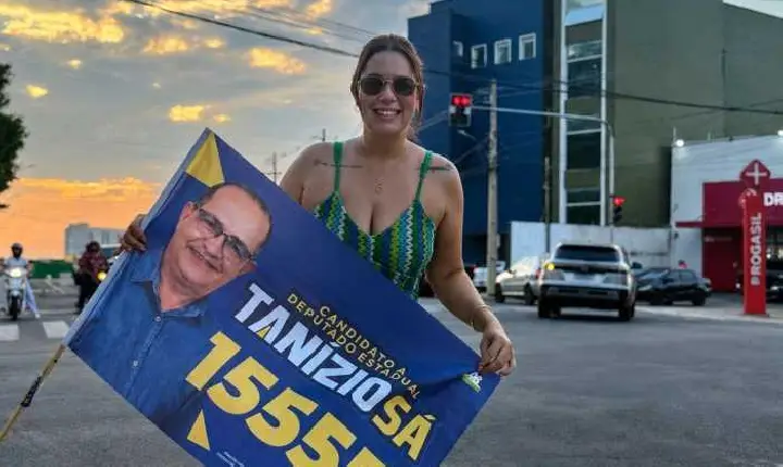 Apoiadores de Tanízio Sá realizam alegre bandeiraço no centro de Rio Branco