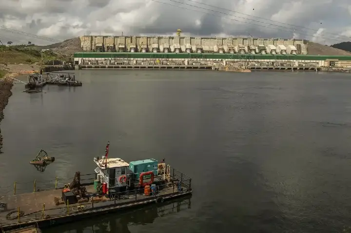 Após dez anos, Belo Monte ainda enfrenta críticas sociais e ambientais