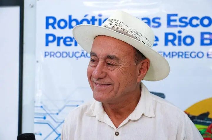 Bocalom protocola carta de renúncia