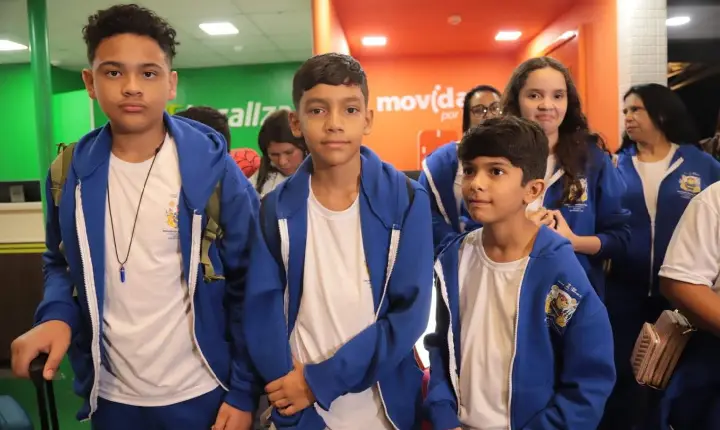 Comitiva de alunos da rede municipal retorna à capital com vistos aprovados para missão na NASA e Disney