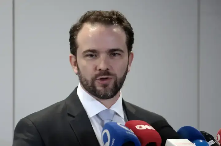 Novo Desenrola permitirá uso do FGTS para renegociação de dívidas Programa deve ser anunciado esta semana pelo governo