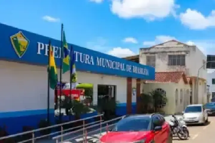 Prefeitura de Brasiléia capacita servidores sobre licitação, DFD e ETP