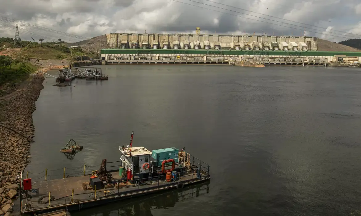 Após dez anos, Belo Monte ainda enfrenta críticas sociais e ambientais